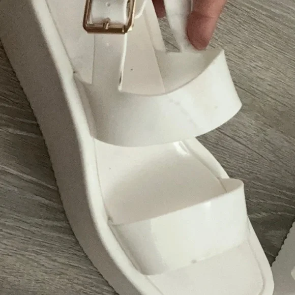 Forever 21 White Platform Shoes Minimalist Design - Picture 2 of 8